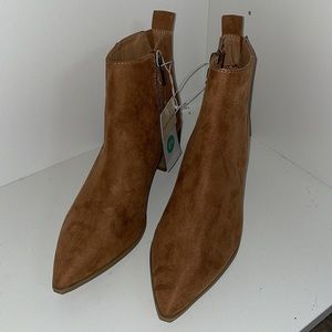 Camel Brown Pointy Heeled Ankle Booties